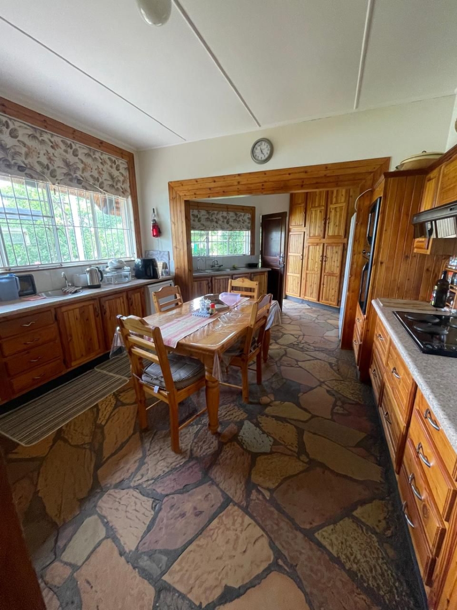 5 Bedroom Property for Sale in Christiana North West